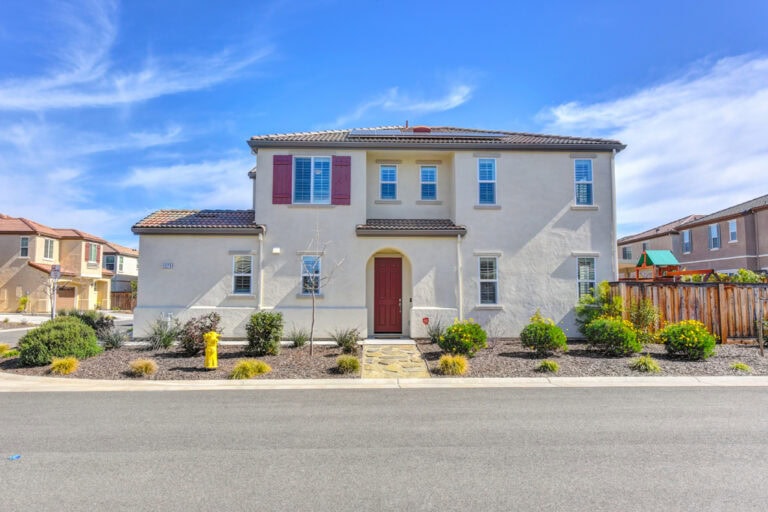 1273 Oakbriar Circle Roseville
