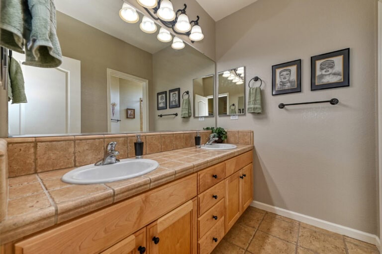 Bath-Hall-2ndFlr-image-37