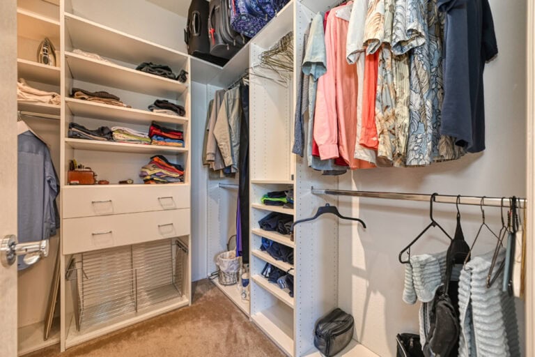 Closet-Primary-image-closet-prim-35
