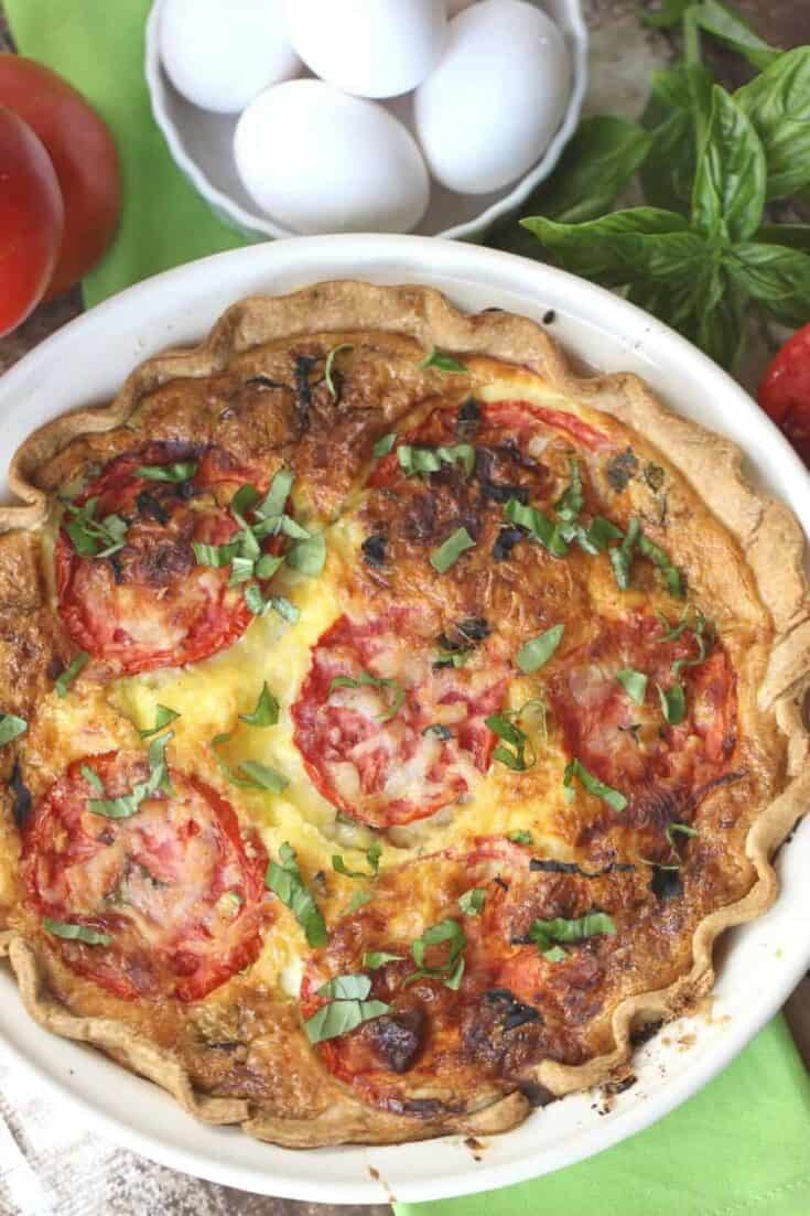 Summer Tomato Pie | www.thefarmgirlgabs.com