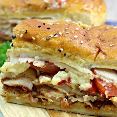 You don't have to go to the famous Brown Hotel to enjoy these Kentucky Hot Brown Sliders. These drool-worthy sandwiches are a delicious homemade version of the yummy Hot Brown. #hotbrown #sliders #kentuckyhotbrown #sandwich