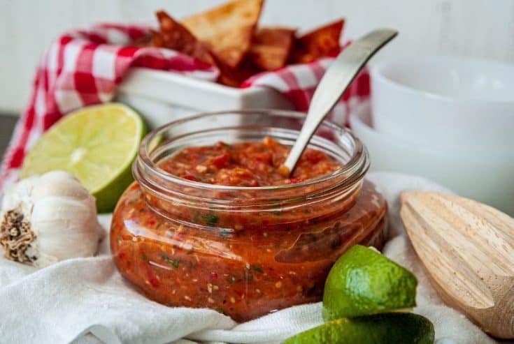 Spice things up with the easy roasted tomato and tomatillo salsa recipe. This easy salsa recipe is full of roasted tomatoes and tomatillos. If you need a side for Mexican night or a dip recipe, try this roasted tomato salsa recipe.