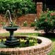 garten-springbrunnen-teich-tipp-zum-bau Teiche und Springbrunnen verleihen jedem Garten das gewisse Etwas.Mehr Inspiration können Sie bei Tipp zum Bau finden.
