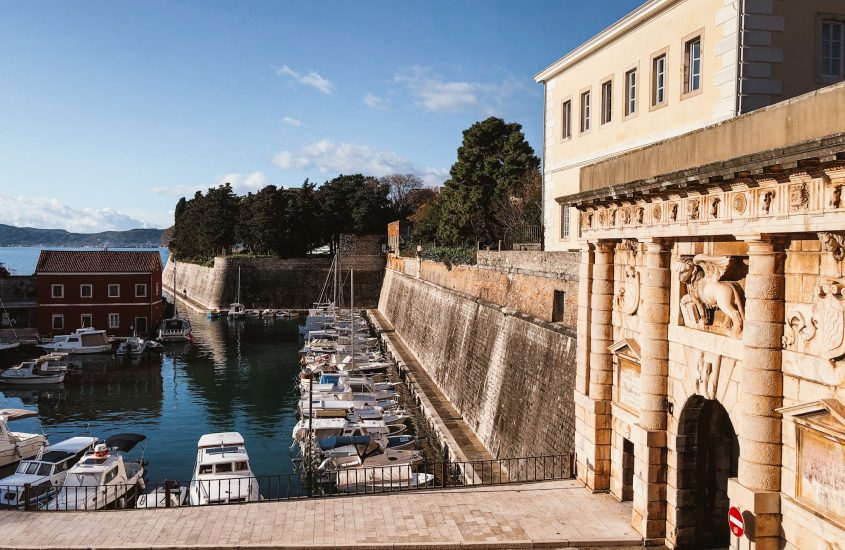 Llegada y hospedaje en Zadar
