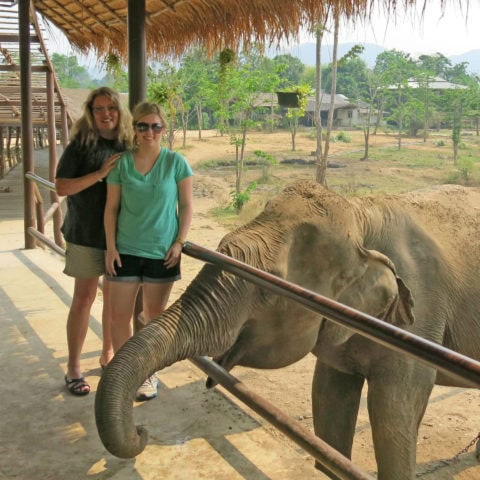 reduce your carbon footprint, give back, give back to society while traveling, carbon footprint