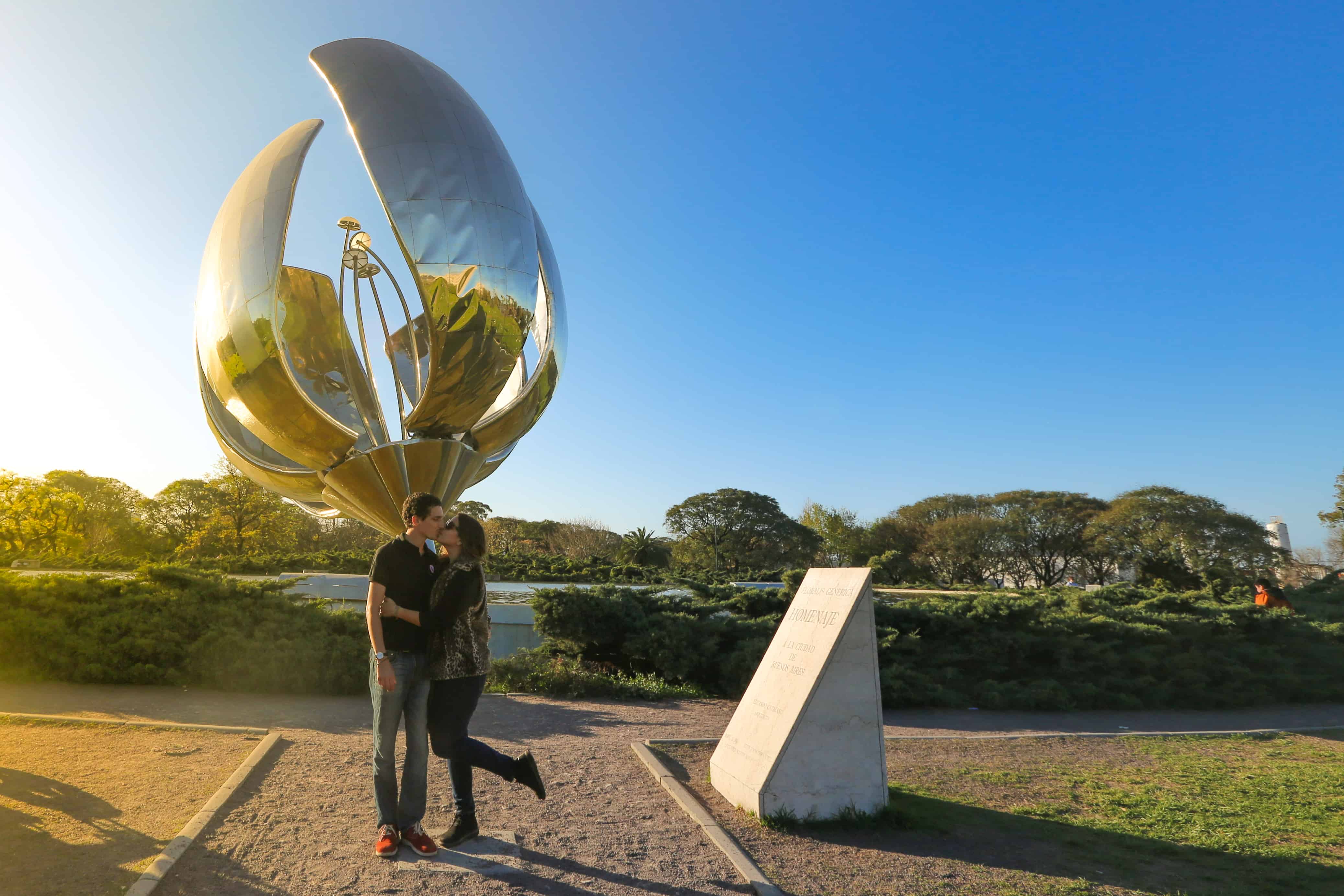 La Floralis Genérica en la Plaza de Las Naciones Unidas