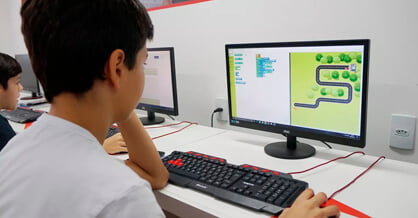 Programação Para Crianças: 6 Benefícios Para o Seu Filho