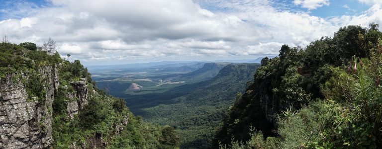 God's Window, a popular stop on the Panorama Route - Wandering the World