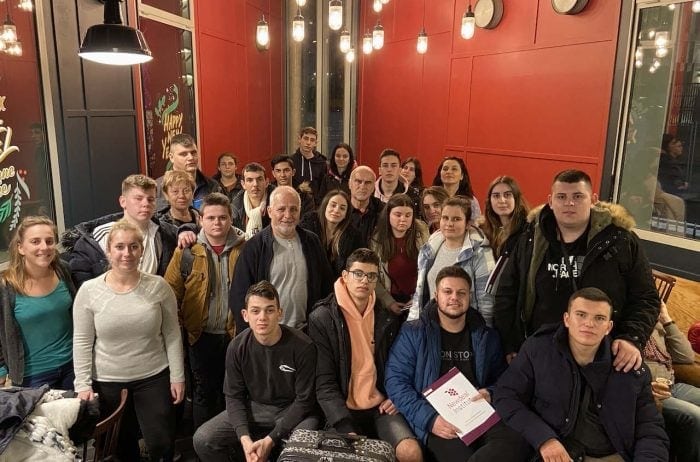 student group french language stay in bordeaux