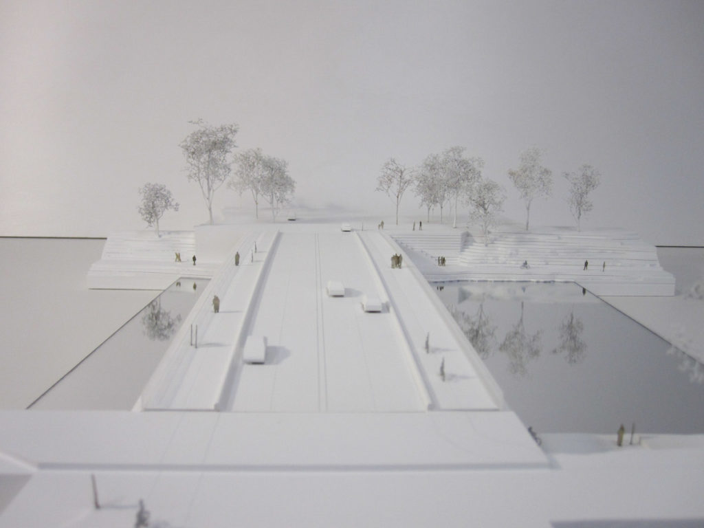 Maquette d'urbanisme du pont de Ulm en Allemagne par Explorations architecture