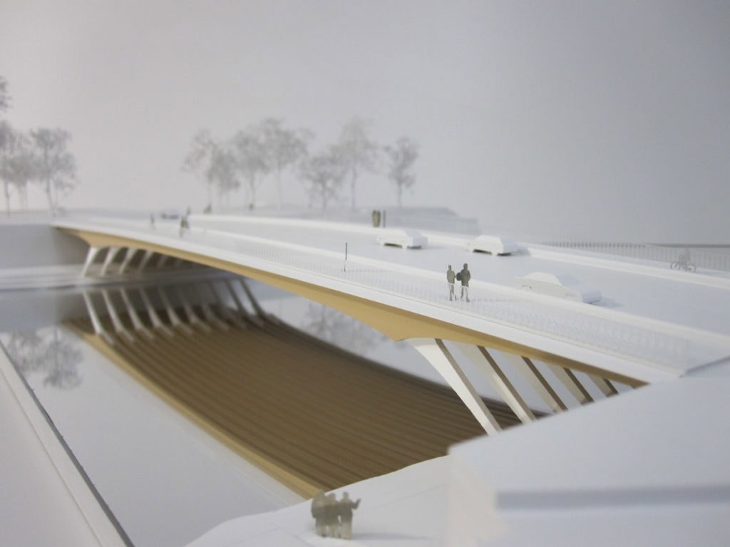 Maquette d'urbanisme du pont de Ulm en Allemagne par Explorations architecture