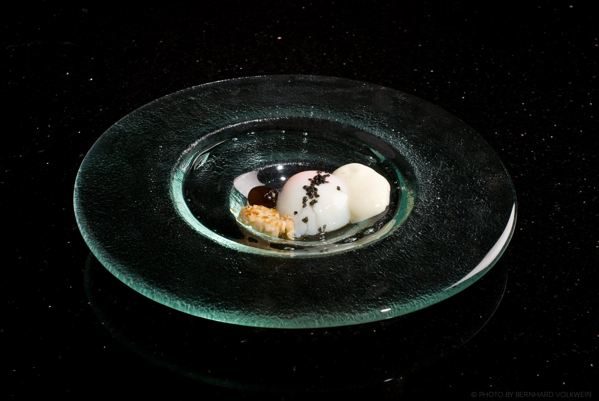 Space Food Oddity, from Maremoto to Pure White Food City by Cristiano Rienzner @purewhitefood @bernhard_volkwein