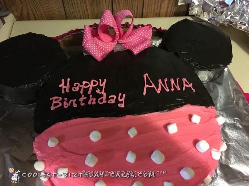 Cool Minnie Mouse Cake