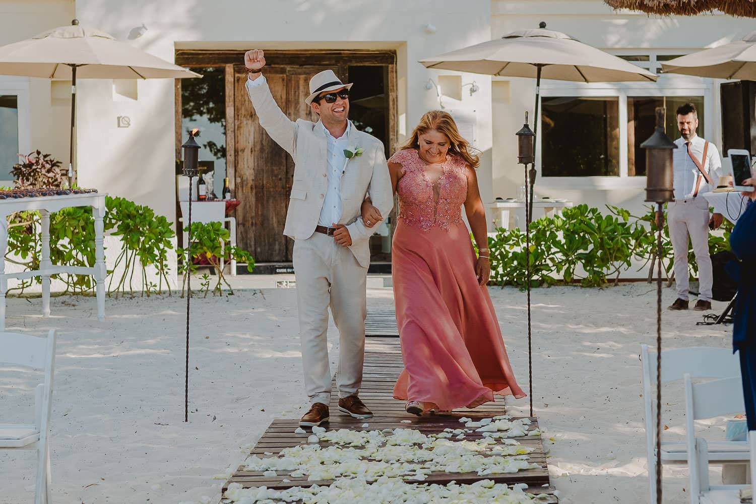 destination-wedding-cancun-14 Destination Wedding Cancun - Viviane + Lucas