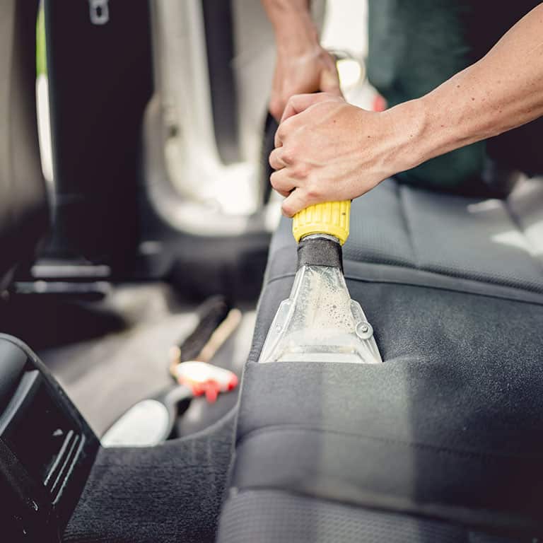 //www.diamondsteamcleaning.com.au/wp-content/uploads/2018/10/car-cleaning-diamon-cleaning-melbourne.jpg