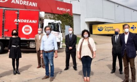 Cafiero y Vizzotti supervisaron la recepción de vacunas en el centro logístico de Benavídez