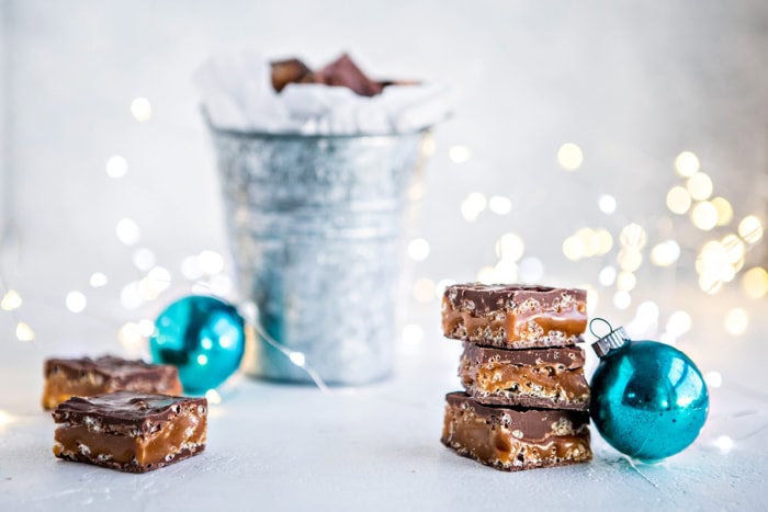 These Milk Chocolate Caramel Crunch Bars are like Homemade 100 Grand Bars, but even better!