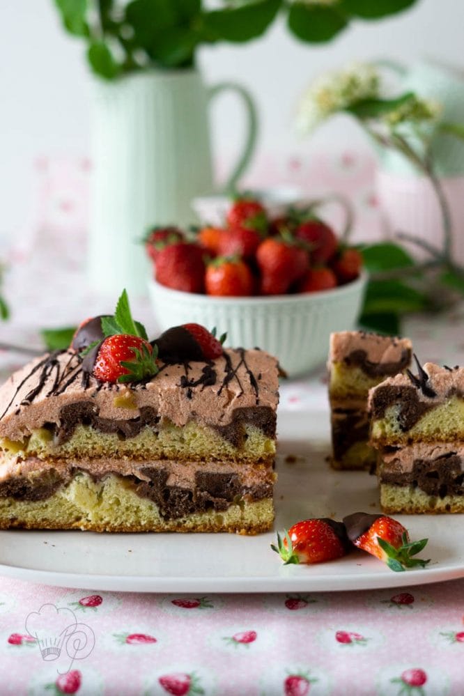 erdbeer-rhabarber-torte erdbeer-rhabarber-torte