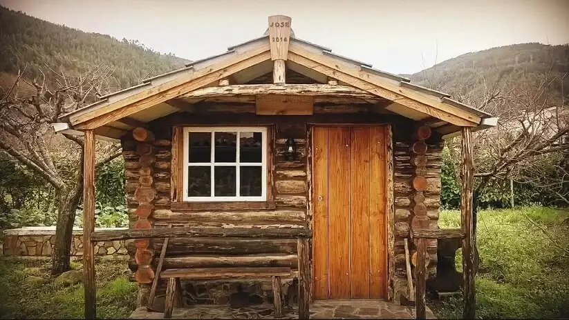 One Room Log Home