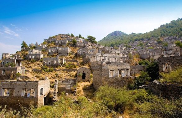 k7 20 Amazing Photos of a Greek Village in Turkey Whose Residents Fled Almost a Century Ago