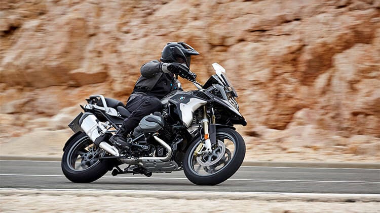 BMW R1200GS Moto BMW R1200GS on the road