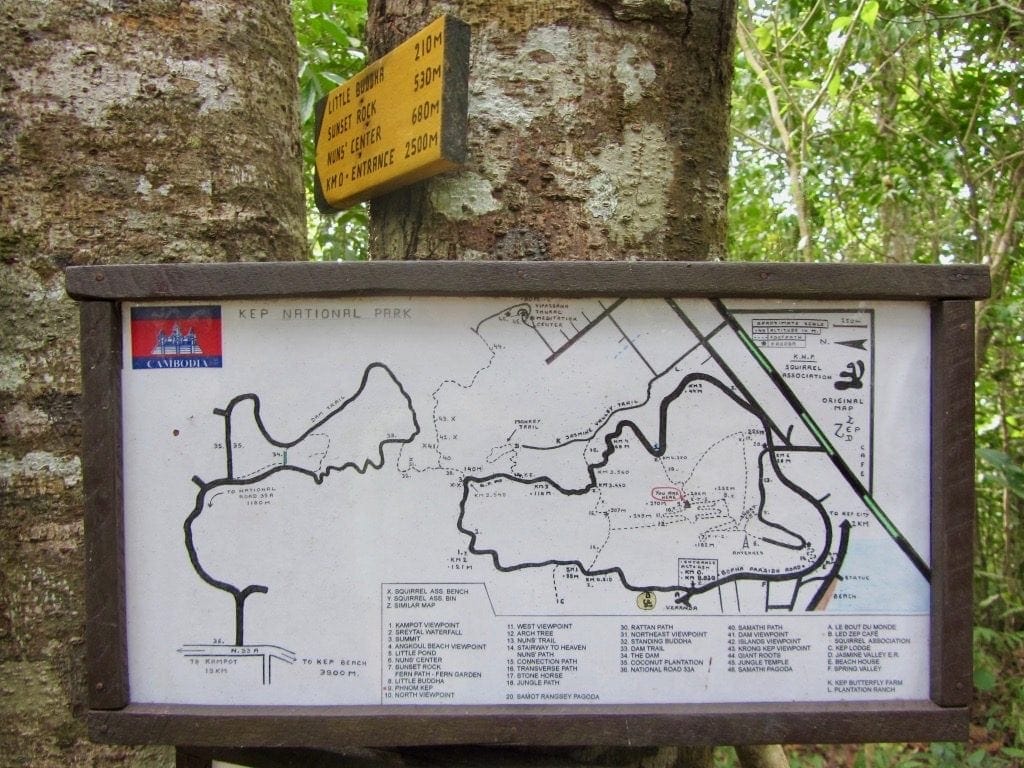 Cartello con mappa del Parco Nazionale di Kep