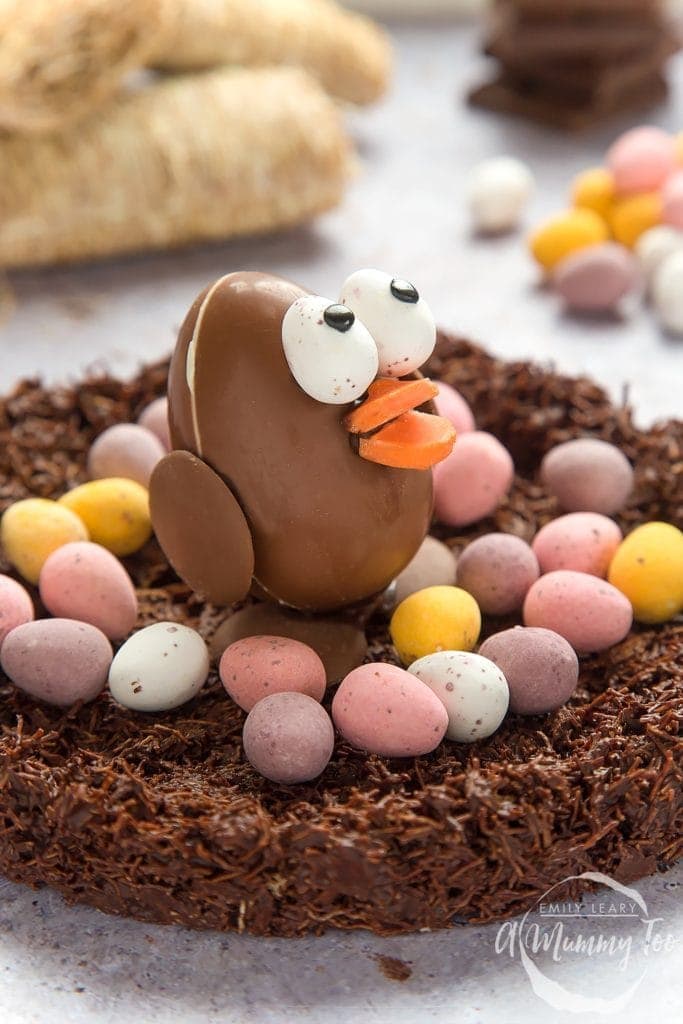 A Mummy Too has created this gorgeous Easter chocolate egg chick in a wheaty chocolate nest