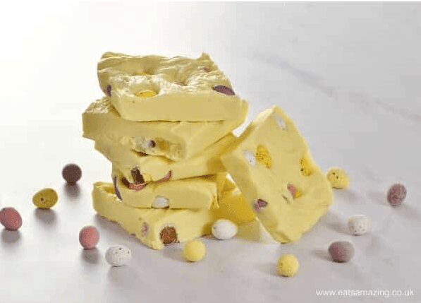 mini eggs fudge by Eats Amazing