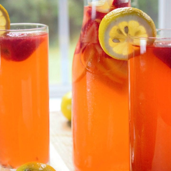 Cold, refreshing, lemonade-stand-worthy strawberry lemonade that is so addictive, you won't be able to put the glass down.