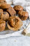 muffins tendres à la gloire du matin avec une bouchée
