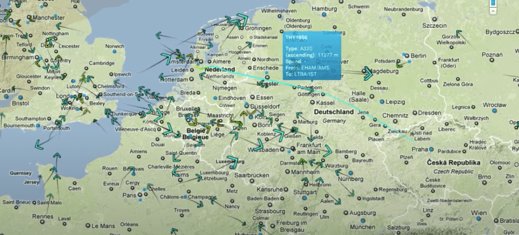 Les pointes de flèches représentent les avions du radar volant sur une carte.