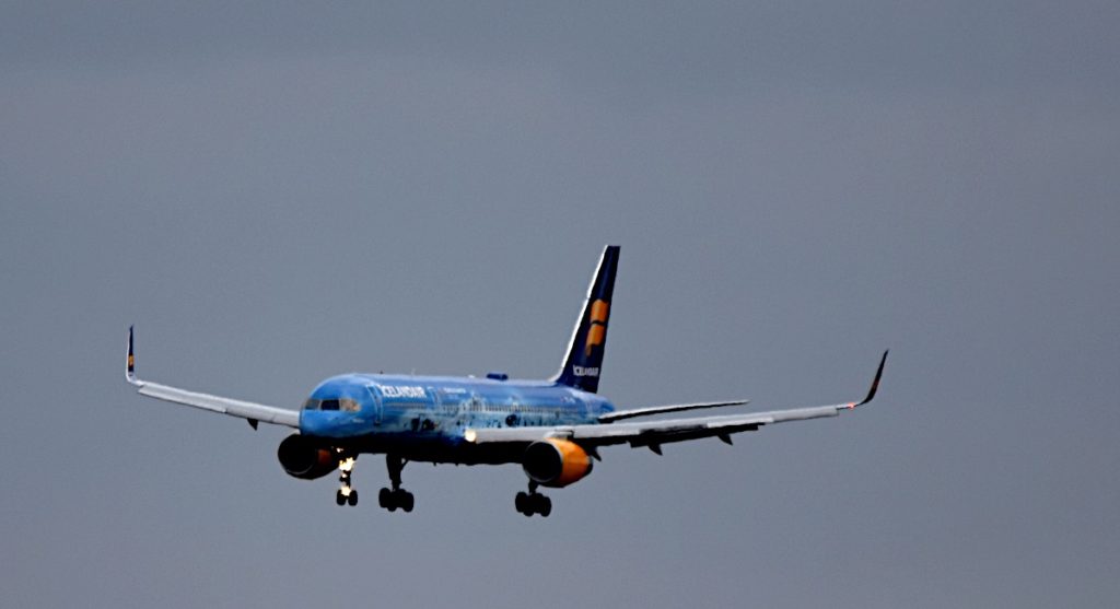 Ein Flugzeug bei der Landung: CasperFlights erleichtert solche Beobachtungen.