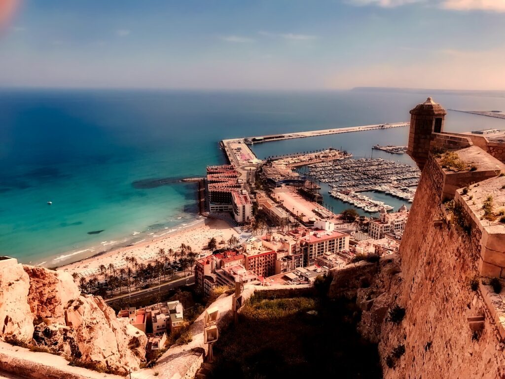 Ferie i Alicante – Læs Om Oplevelser i Alicante - Tapas, vin og hygge
