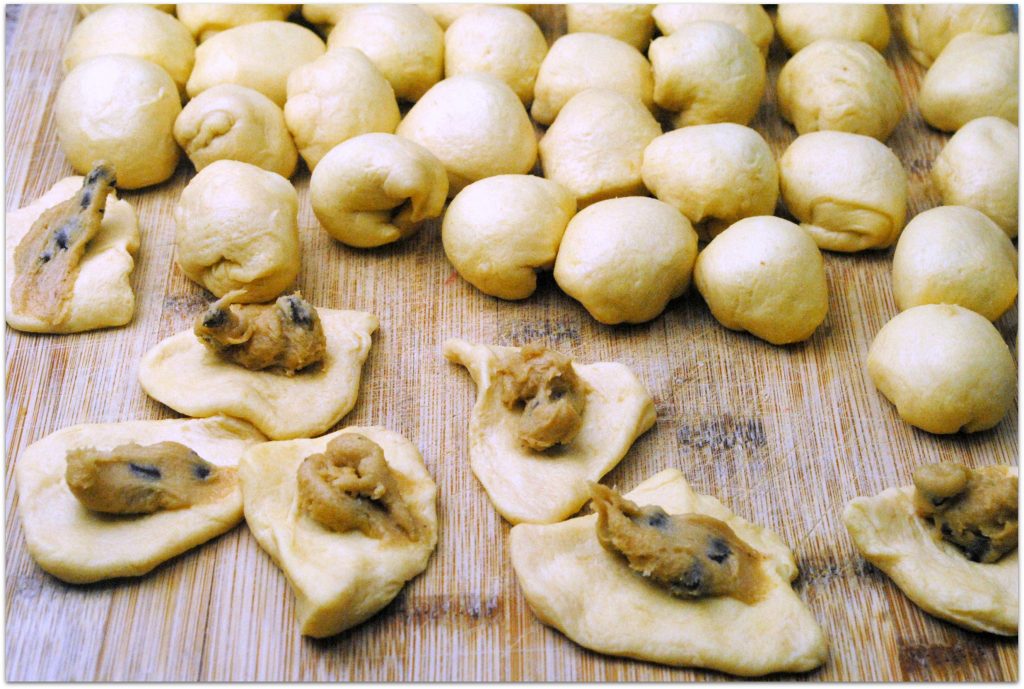 This Chocolate Chip Cookie Dough recipe is so easy to make, who doesn't love Monkey Bread? When you need to bring food to an event, this is the dessert you want to bring! Warning: it will disappear in no time!