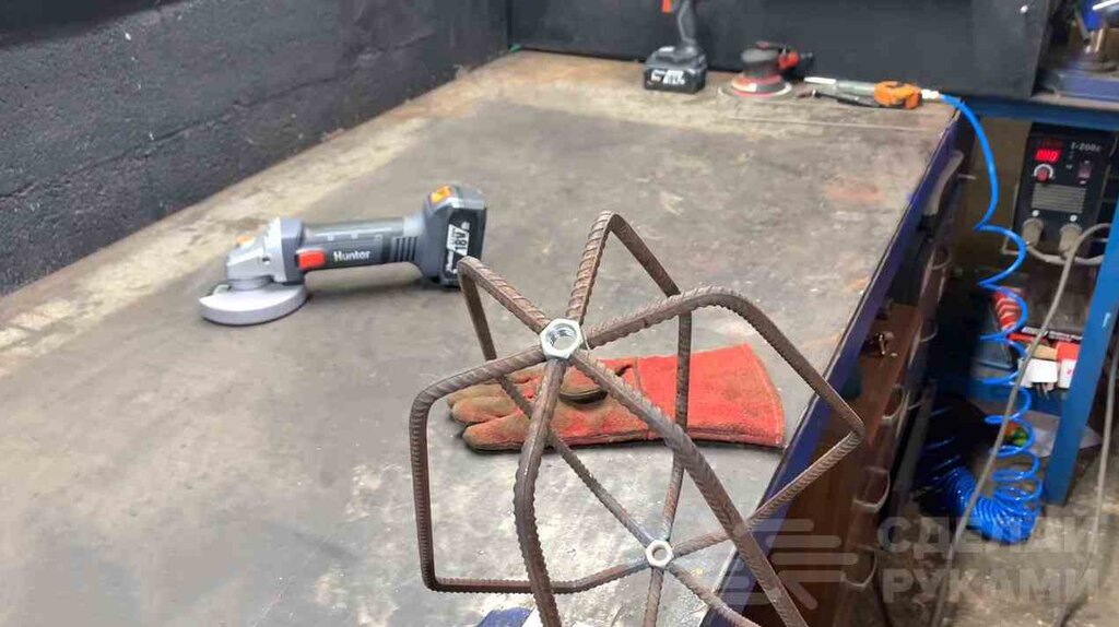 Стильная декоративная лампа из металла и дерева Стильная декоративная лампа из металла и дерева Самоделки