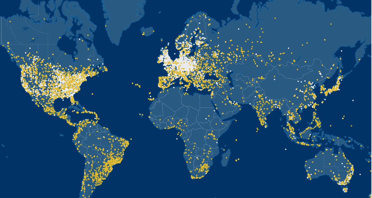 World map with position information of receivers: The flight tracker FlightAware has a high coverage in North America and Europe.