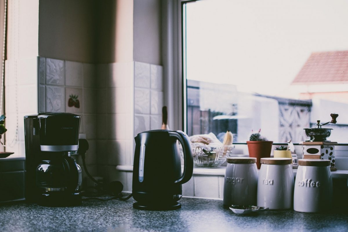declutter and organize the kitchen-organized kitchen counter
