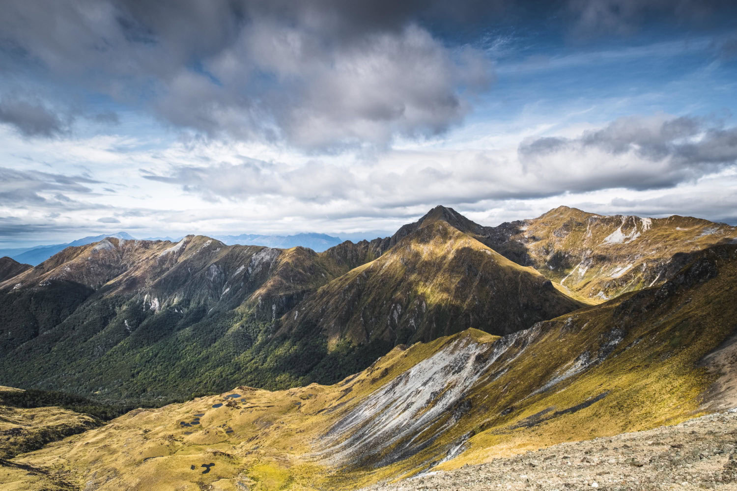 Blick vom Mount Luxmoreauf die umliegenden Berge