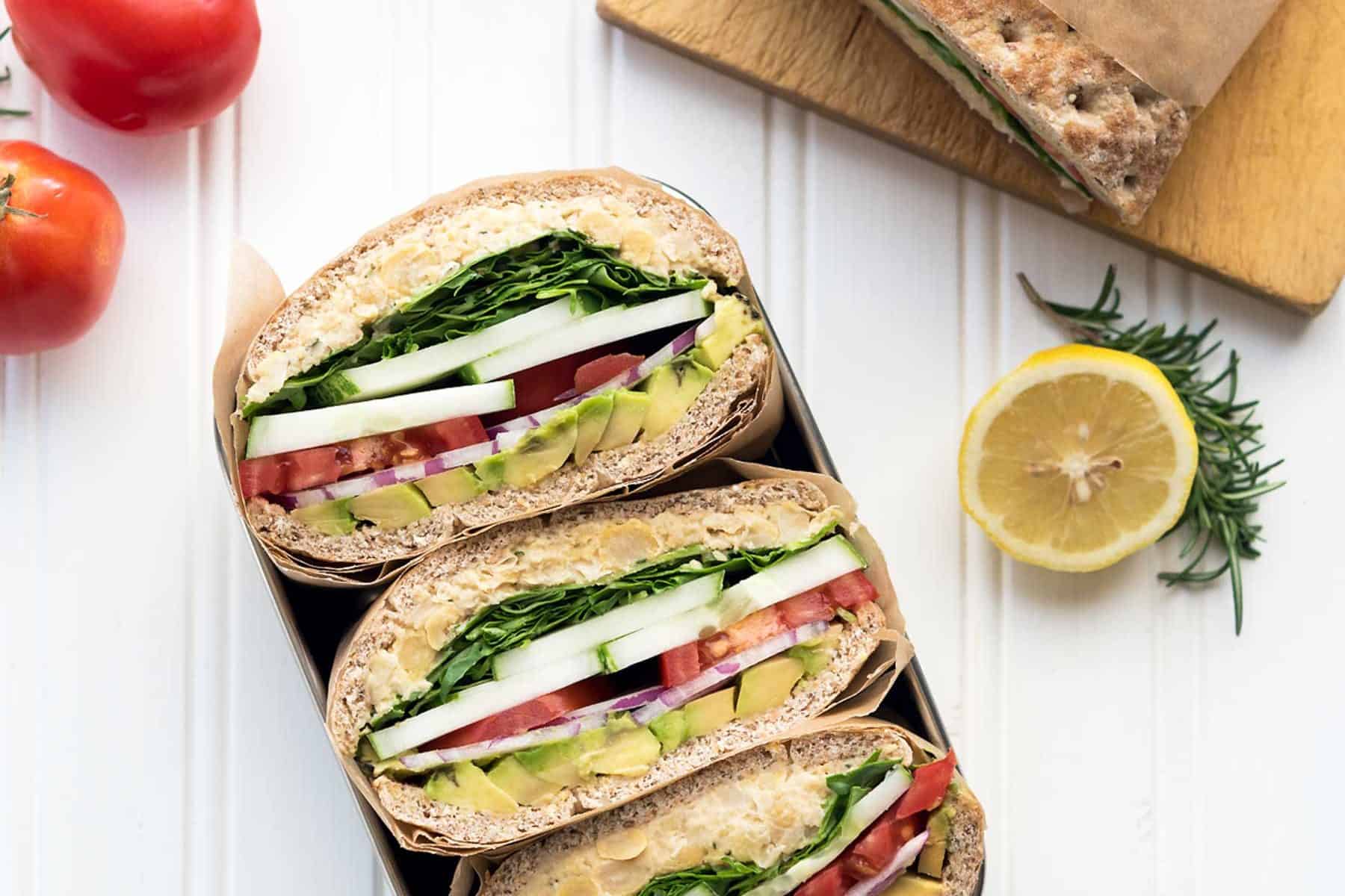 Rosemary Chickpea Salad Sandwich: Here’s a back-to-school-ready lunch idea that’s easy and delicious! #vegan #soyfree #nutfree