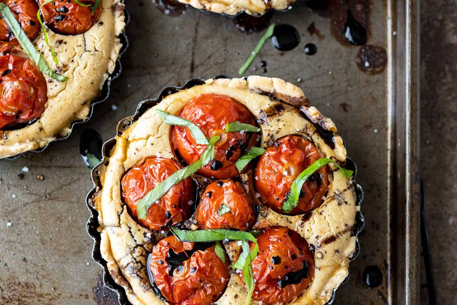 Creamy Tomato Basil Tartlets! Summer is coming to an end, so use up some of those tasty, garden-fresh tomatoes in these delicious, gluten-free, soy-free tartlets! #vegan #veganyackattack
