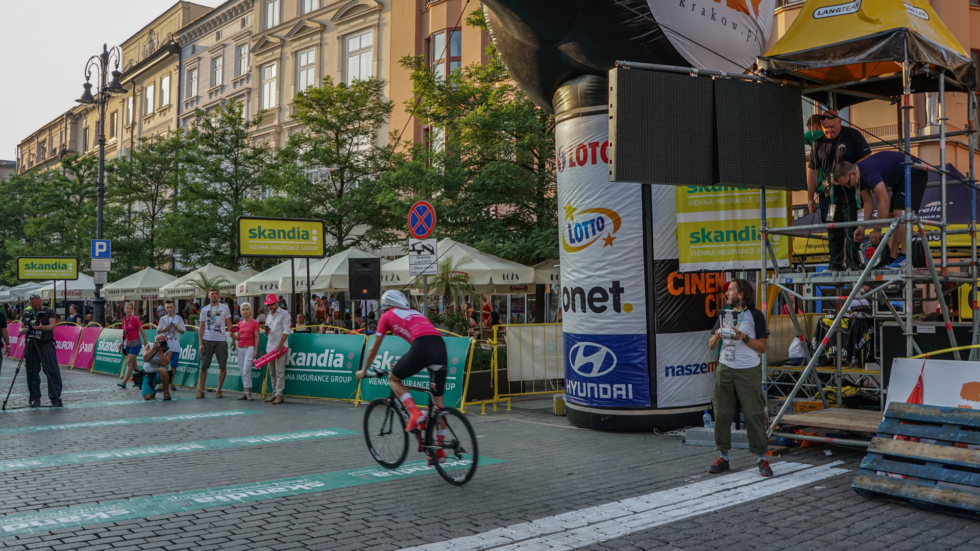 Dynamiczne ujęcia w podczas finału Tour de Pologne