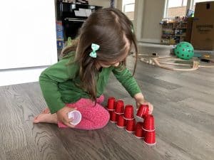 buliding-plastic-cup-pyramid