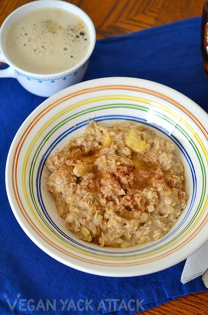Super-easy, simple and delicious breakfast of Banana Almond Butter Oatmeal! Great for weekday mornings. Gluten-free, vegan, soy-free