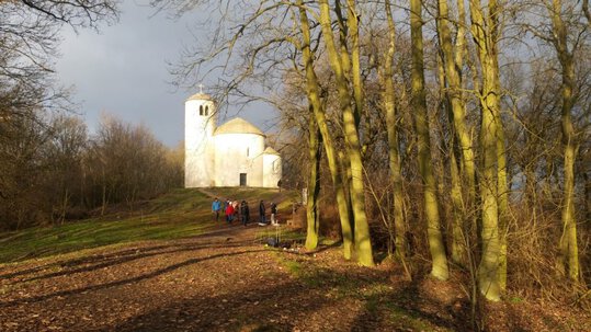 kostelík sv. Jiří - hora Říp kostelík sv. Jiří - hora Říp