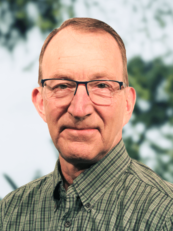 2021 Headshots Web Jim S (1)