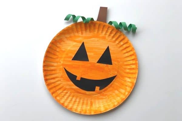 easy and quick paper plate pumpkin