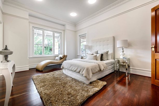 traditional master bedroom with Dulux Antique White U.S.A® wall paint