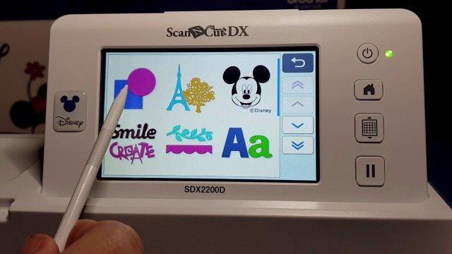 Icons on the Scan N Cut DX to choose shapes