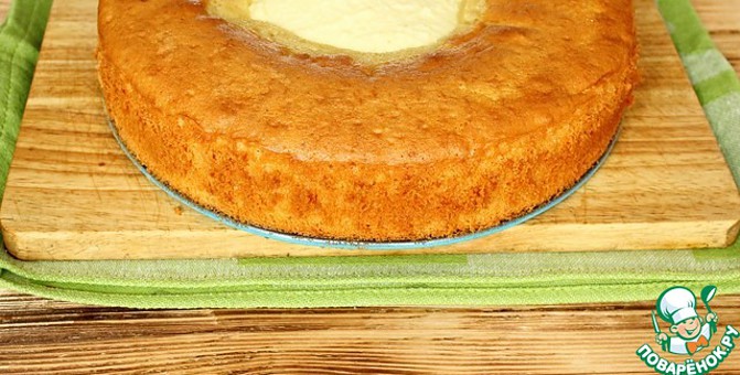 Быстрая, большая ватрушка с творогом из жидкого теста на сметане в духовке