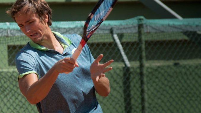 Daniil Medvedev v Vasek Pospisil Live Streaming & Predictions